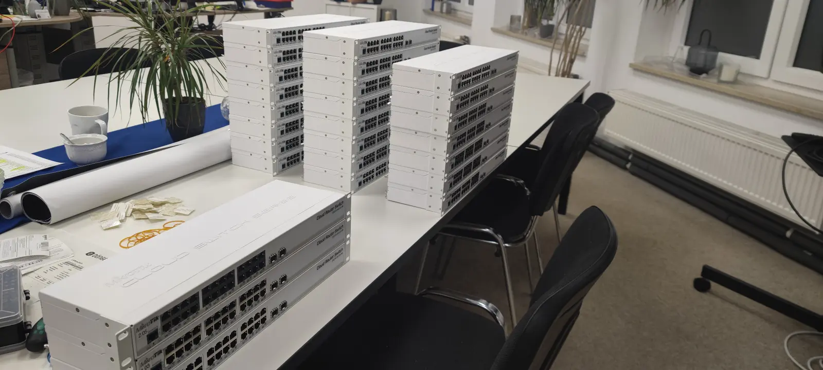 Netzwerkhardware für die 10-Gigabit-Inhouseverkabelung im Rathaus Marktleuthen